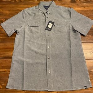 Chaps Mens Performance Short Sleeve Button Up Shirt. NWT